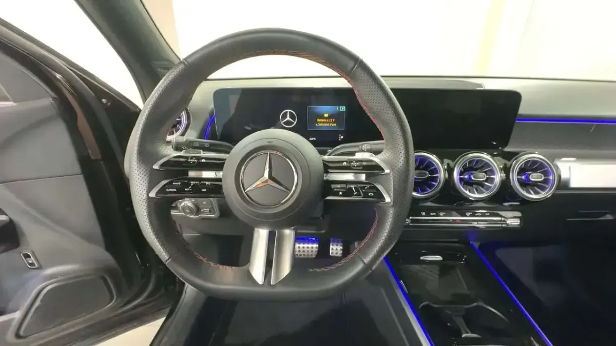 Usata Mercedes GLB180 AMG line 116 CV (85 kW) 2025 Nero SUV