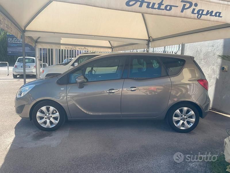Usata Opel Meriva Cosmo 110 CV (80 kW) 2012 Grigio Monovolume