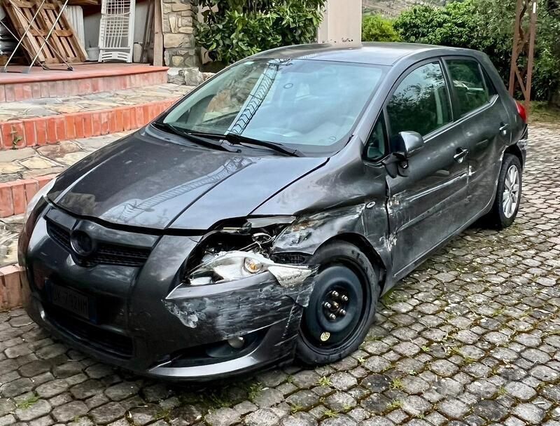 Usata Toyota Auris 2006 Grigio Berlina