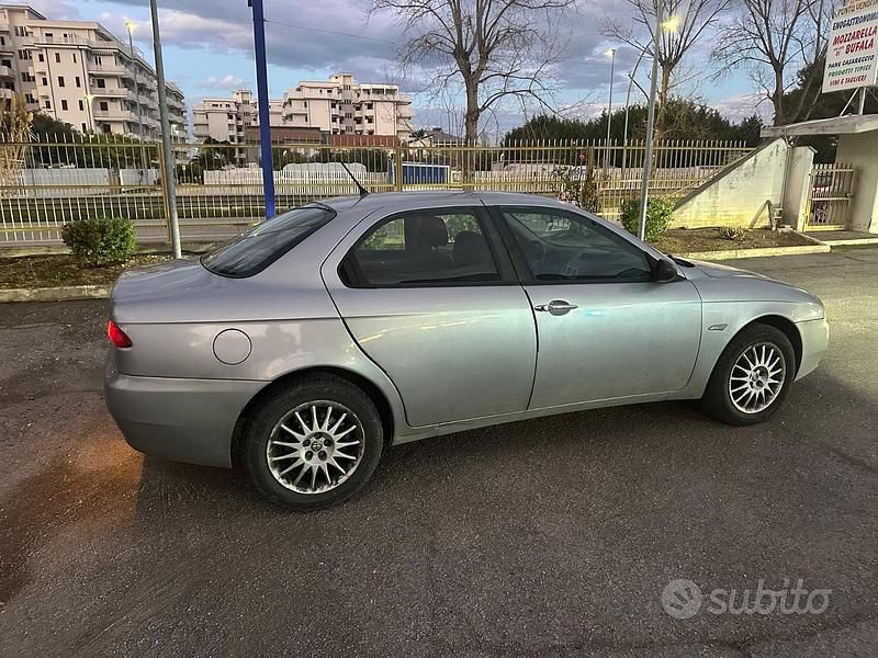 Usata Alfa Romeo 156 116 CV (85 kW) 2005 Grigio Berlina