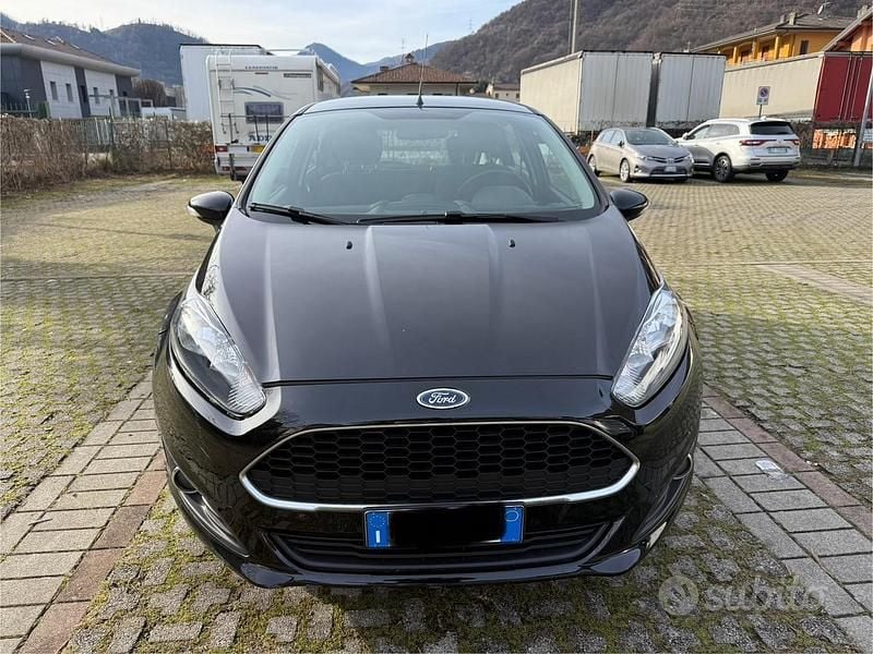 Nero Usata 2016 Ford Fiesta Due volumi | 5500 € (Ottimo prezzo) - Immagine 1/4