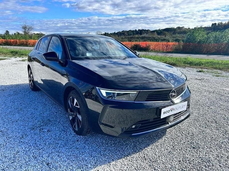Usata Opel Astra Ultimate 131 CV (96 kW) 2022 Nero Berlina