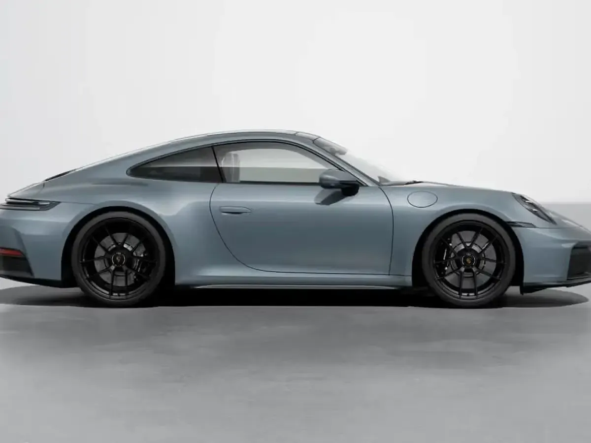 Nuova Porsche 911 Carrera 4 GTS 2026 Grigio vanadio metallizzato