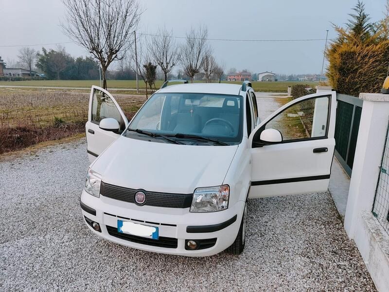 Bianco Usata 2012 Fiat Panda Due volumi | 5500 € (Molto cara) - Immagine 1/4