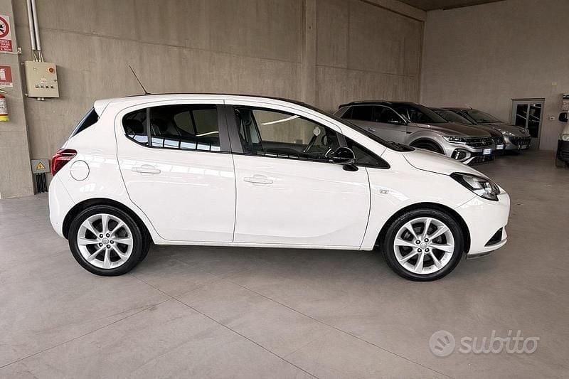 Usata Opel Corsa 90 CV (66 kW) 2016 Bianco Utilitaria