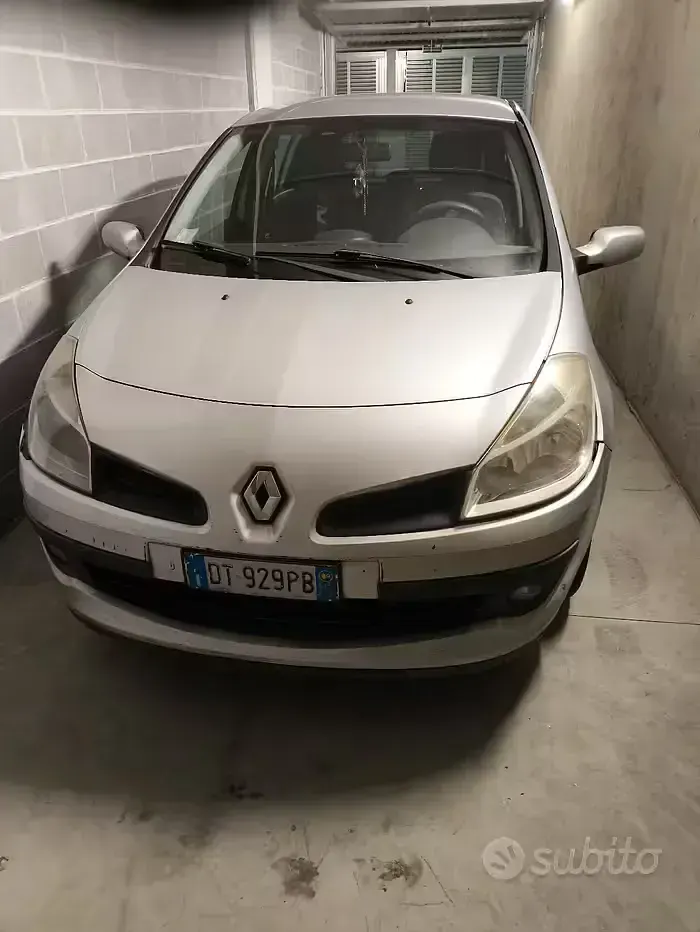 Usata Renault Clio III 75 CV (55 kW) 2009 Grigio Berlina