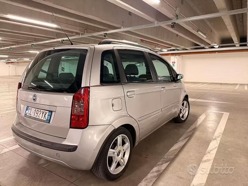 Usata Fiat Idea 101 CV (74 kW) 2004 Grigio Monovolume