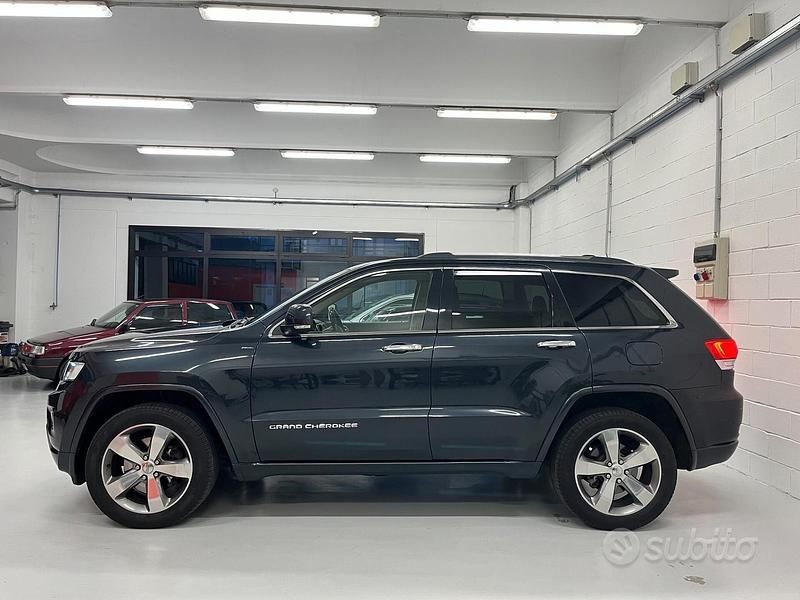 Usata Jeep Cherokee 250 CV (183 kW) 2014 Grigio SUV