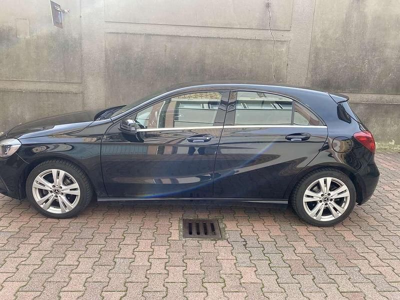 Usata Mercedes A180 109 CV (80 kW) 2017 Berlina