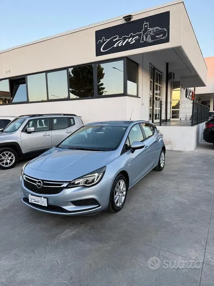 Usata Opel Astra Innovation 105 CV (77 kW) 2017 Grigio Berlina