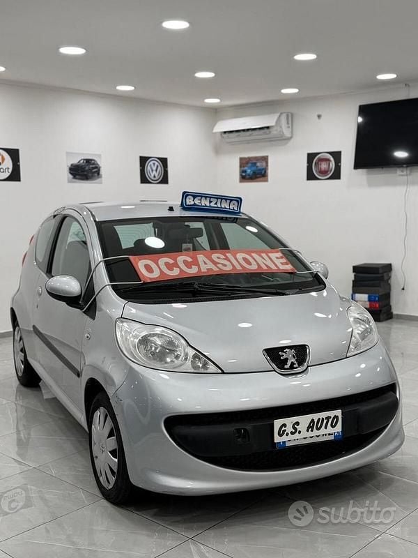 Usata Peugeot 107 68 CV (50 kW) 2006 Grigio Utilitaria