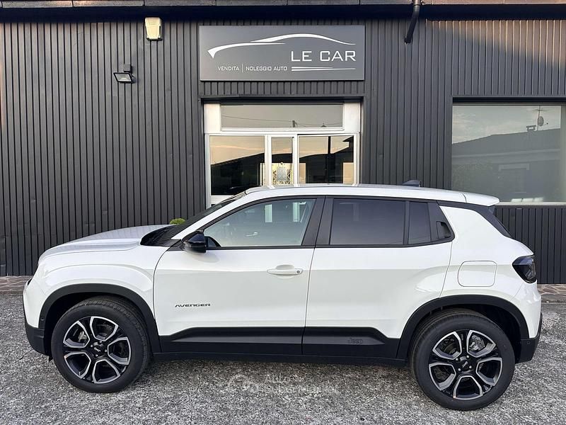 Nuova Jeep Avenger Altitude 109 CV (80 kW) 2025 Volcano SUV