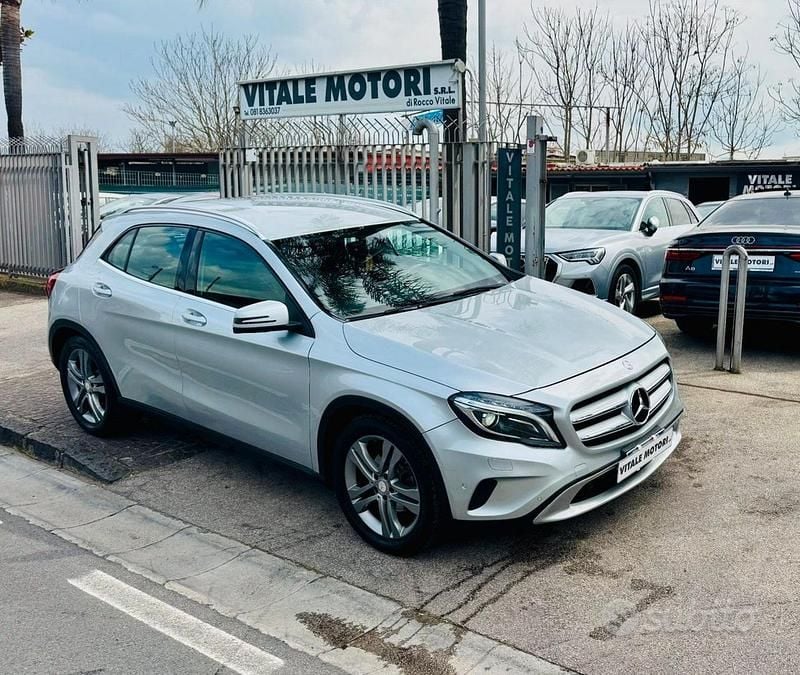 Usata Mercedes GLA220 Premium 170 CV (125 kW) 2014 Grigio SUV