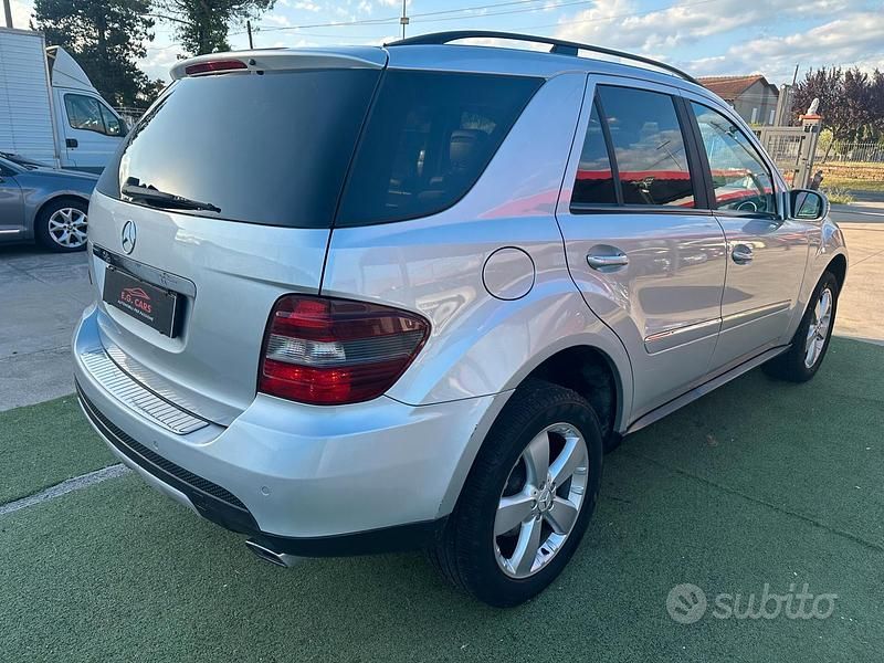 Usata Mercedes ML320 224 CV (164 kW) 2008 Grigio SUV