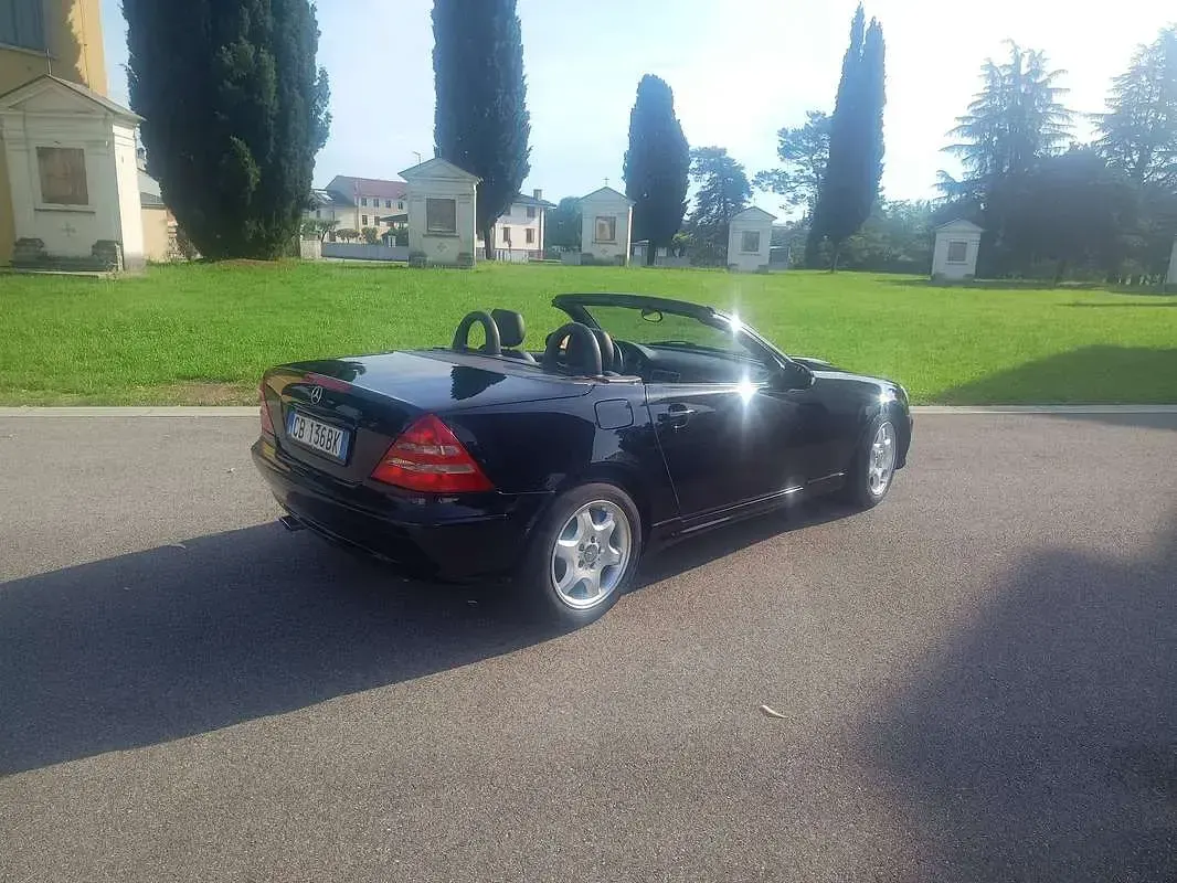 Usata Mercedes SLK200 163 CV (119 kW) 2002 Nero Cabrio