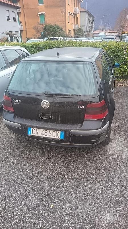 Usata VW Golf IV 110 CV (80 kW) 2001 Nero Berlina