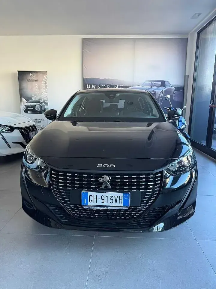 Usata Peugeot 208 Active 75 CV (55 kW) 2022 Nero Utilitaria