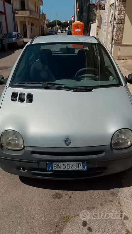 Usata Renault Twingo 58 CV (42 kW) 2000 Grigio Utilitaria