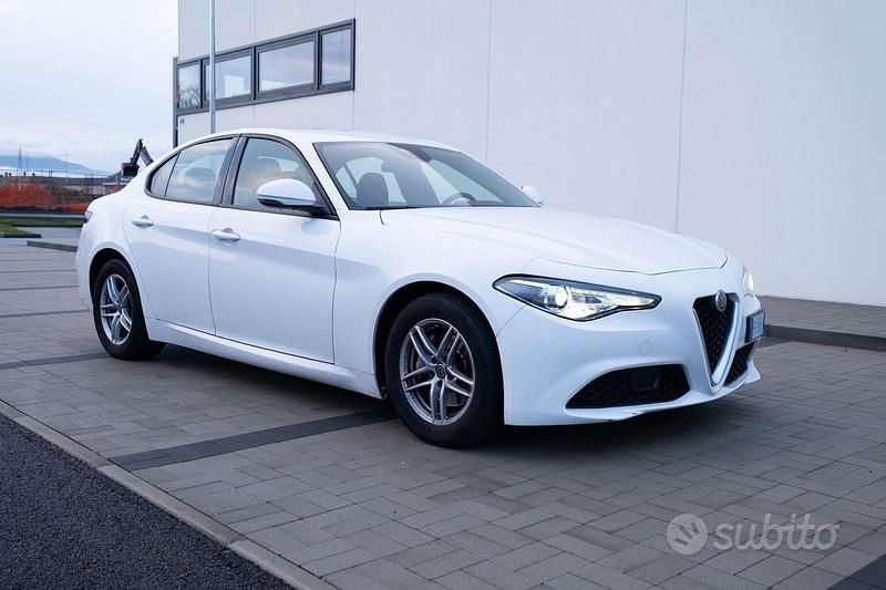 Usata Alfa Romeo Giulia 160 CV (117 kW) 2018 Bianco Berlina