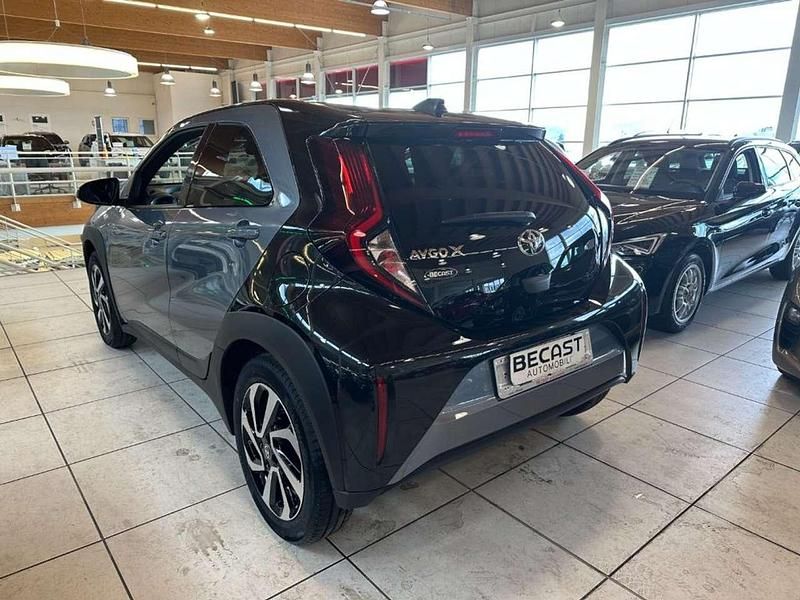 Nuova Toyota Aygo X Trend 72 CV (52 kW) 2025 Grigio metallizzato SUV