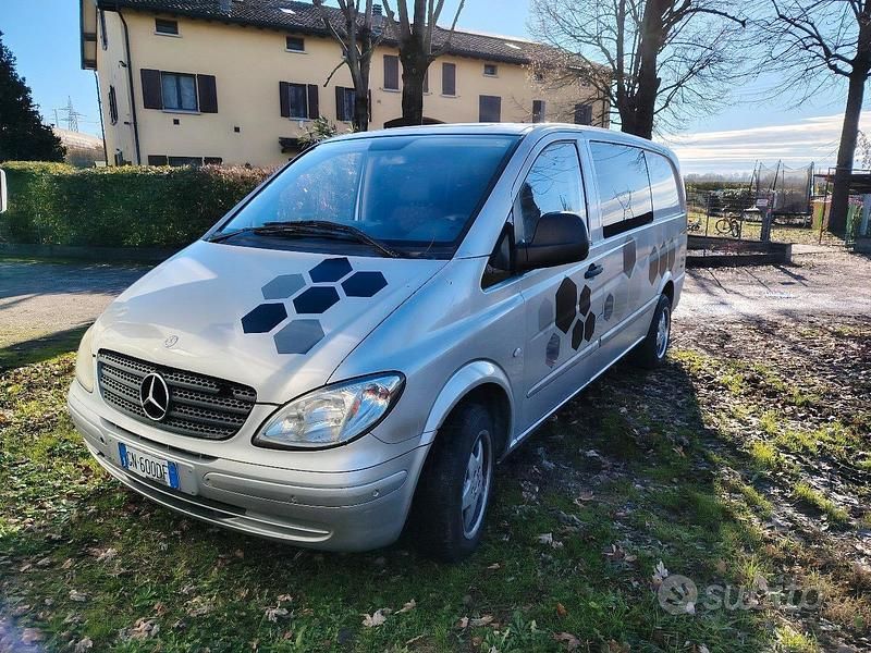 Grigio Usata 2004 Mercedes Vito Furgone | 6200 € - Immagine 1/4