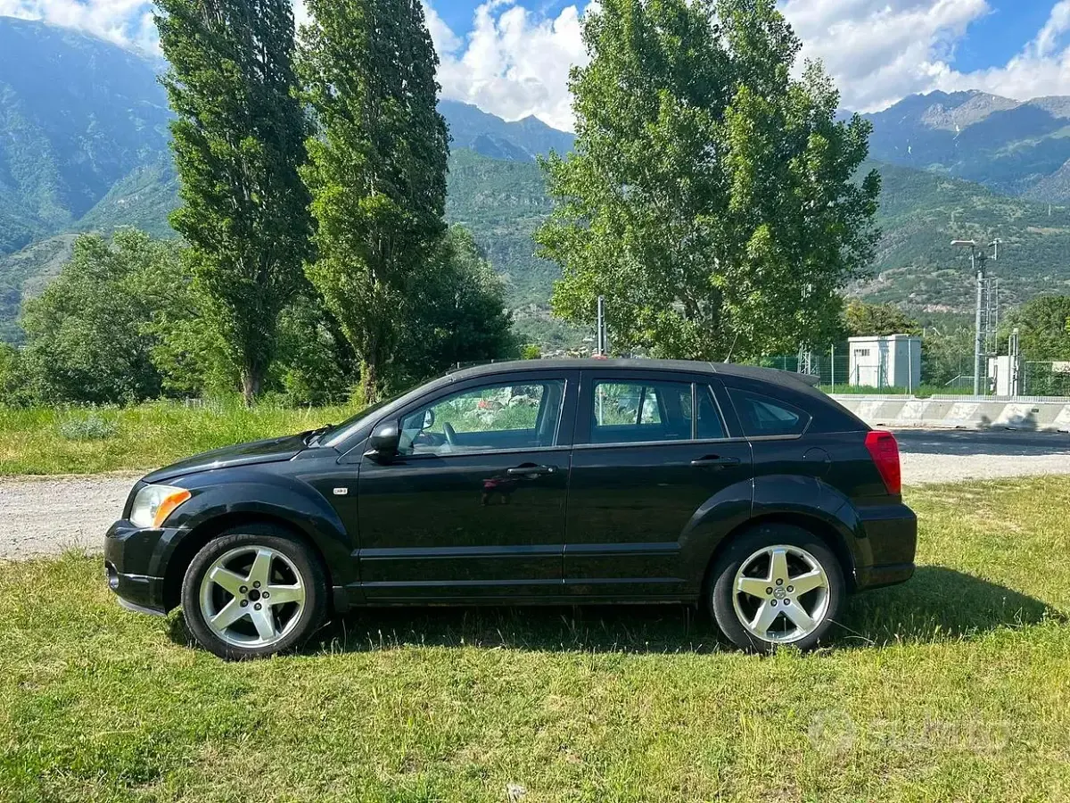 Usata Dodge Caliber SXT 140 CV (102 kW) 2010 Nero Utilitaria