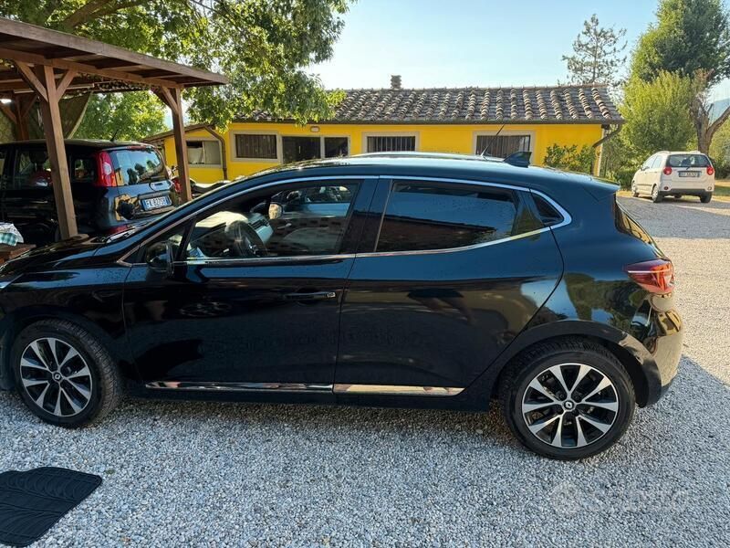 Usata Renault Clio V Techno 101 CV (74 kW) 2022 Nero Berlina