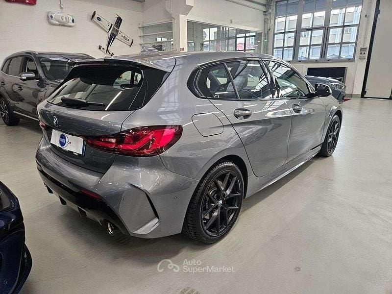 Usata BMW 118 M Sport 150 CV (110 kW) 2024 Skyscraper grey Utilitaria