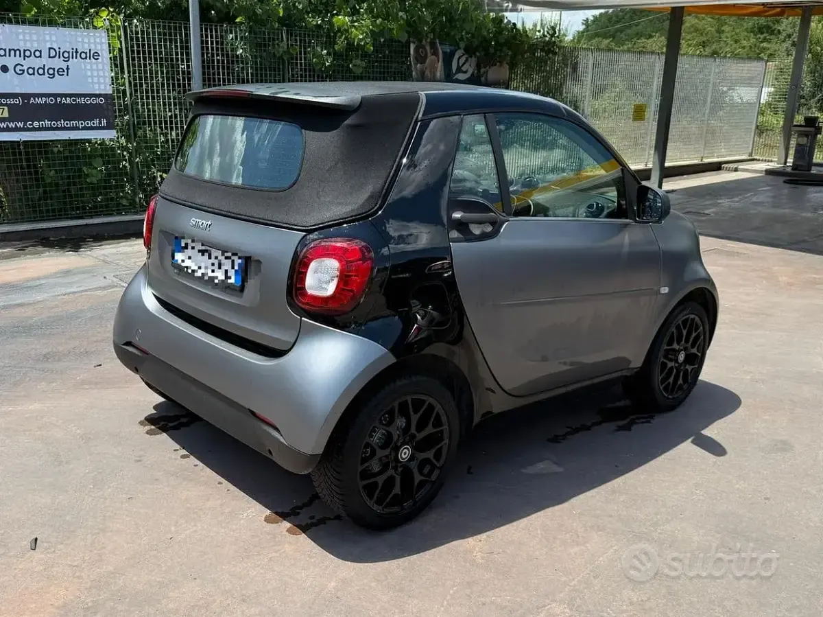 Usata Smart ForTwo Cabrio Passion 90 CV (66 kW) 2018 Grigio Cabrio