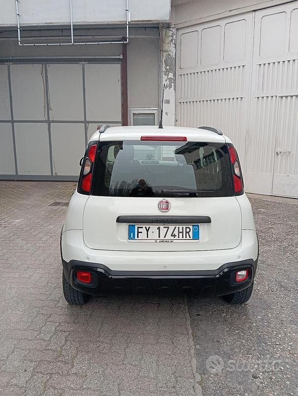 Usata Fiat Panda Cross Cross 69 CV (50 kW) 2019 Bianco Utilitaria