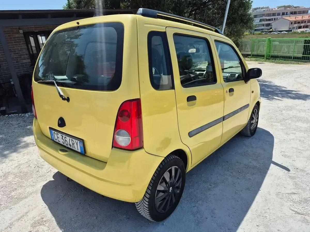 Usata Opel Agila Club 58 CV (42 kW) 2002 Giallo Monovolume