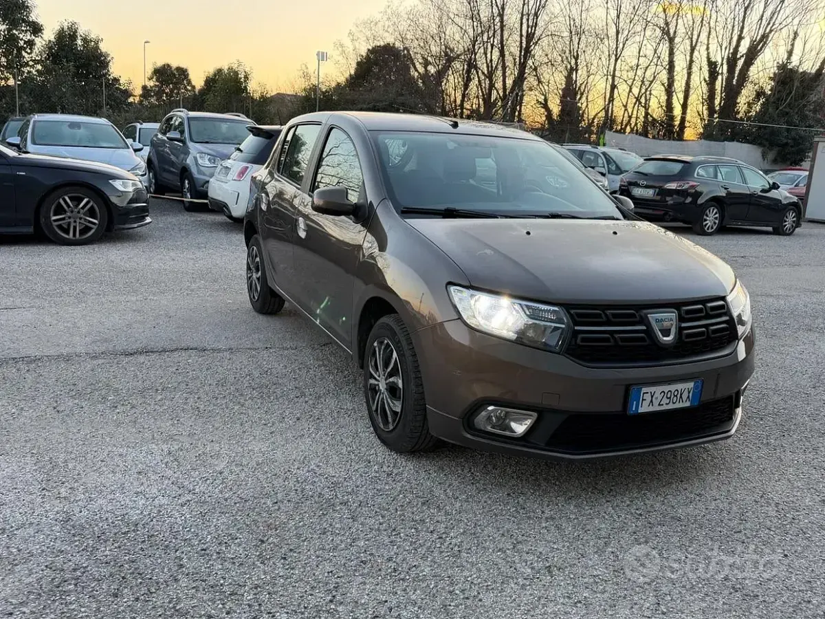 Gebraucht Dacia Sandero Essentiel 90 PS (66 kW) 2019 Schwarz Limousine