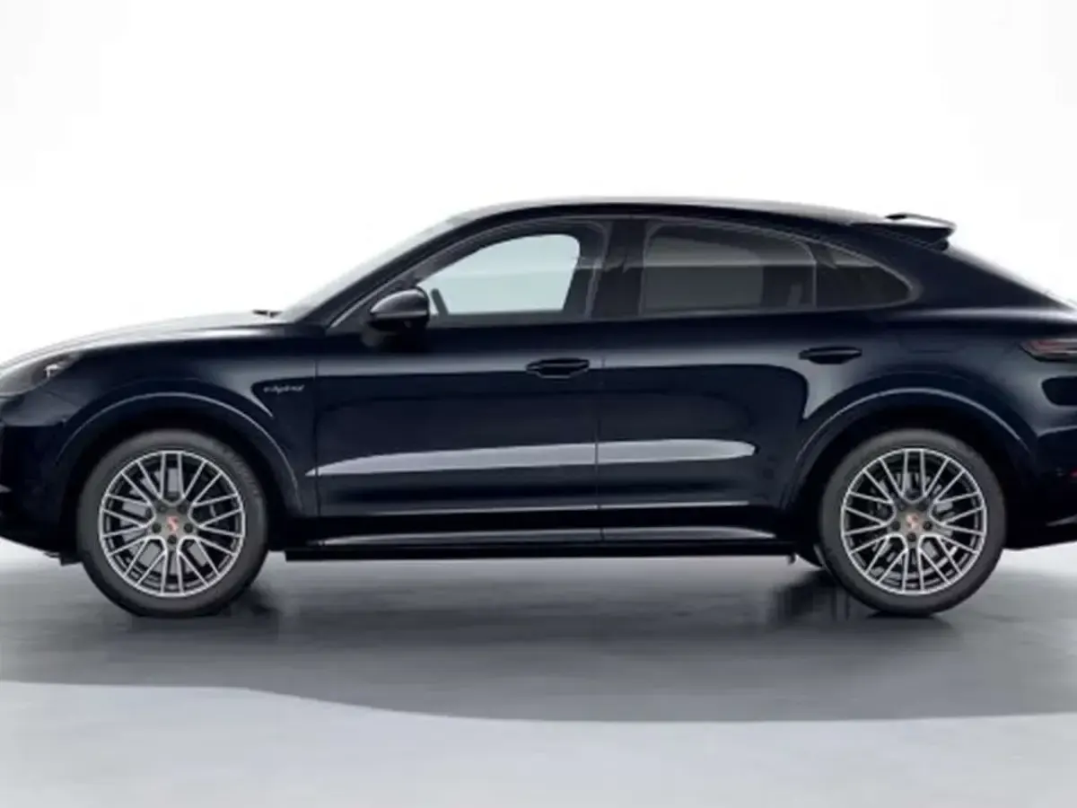 Usata Porsche Cayenne 462 CV (339 kW) 2022 C7 blu moonlight metallizzato SUV