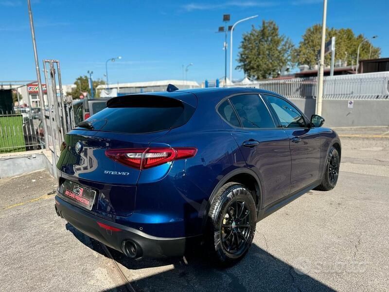 Usata Alfa Romeo Stelvio Business 160 CV (117 kW) 2020 Blu metallizzato SUV