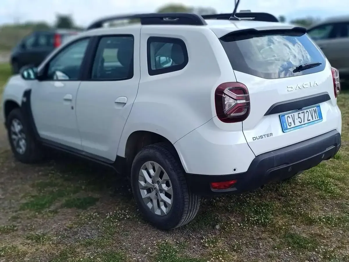 Usata Dacia Duster Acces 101 CV (74 kW) 2024 Bianco SUV
