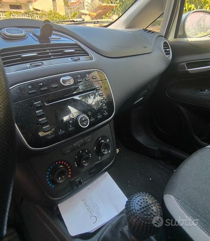 Usata Fiat Punto Evo 77 CV (56 kW) 2015 Grigio Utilitaria