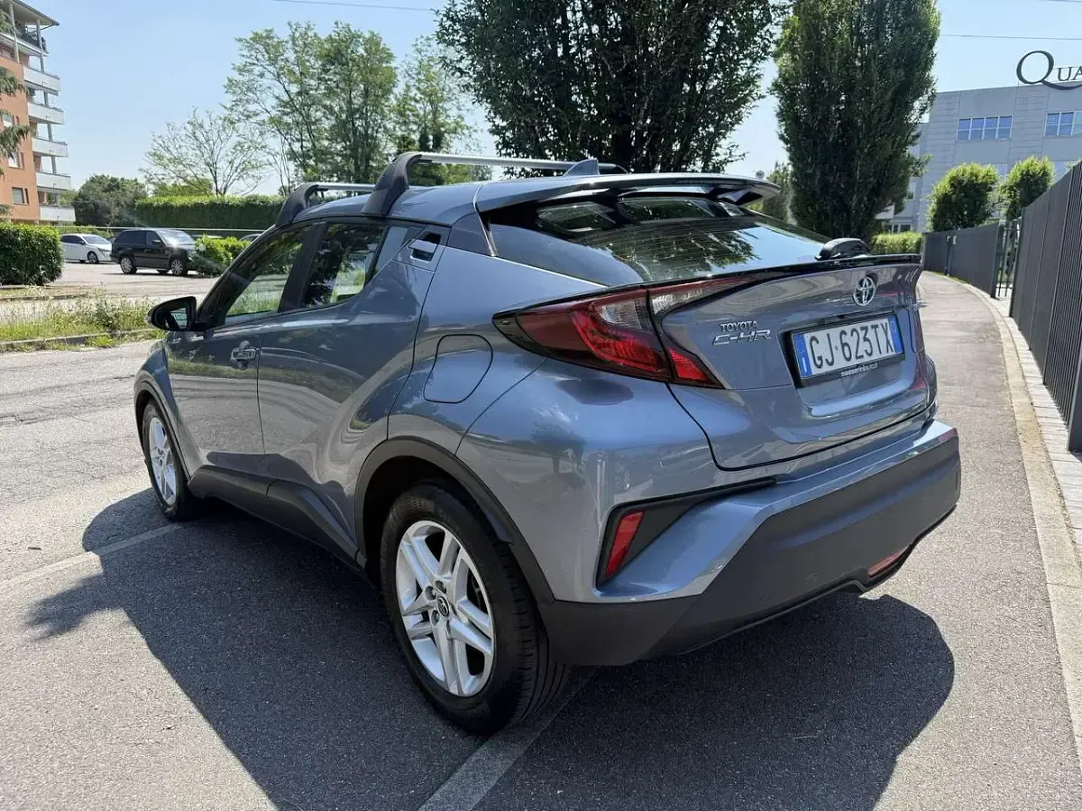 Usata Toyota C-HR Active 98 CV (72 kW) 2020 Grigio SUV