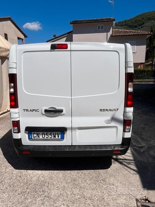 Begagnad Renault Trafic 58 HK (42 kW) 2023 Vit Minibuss