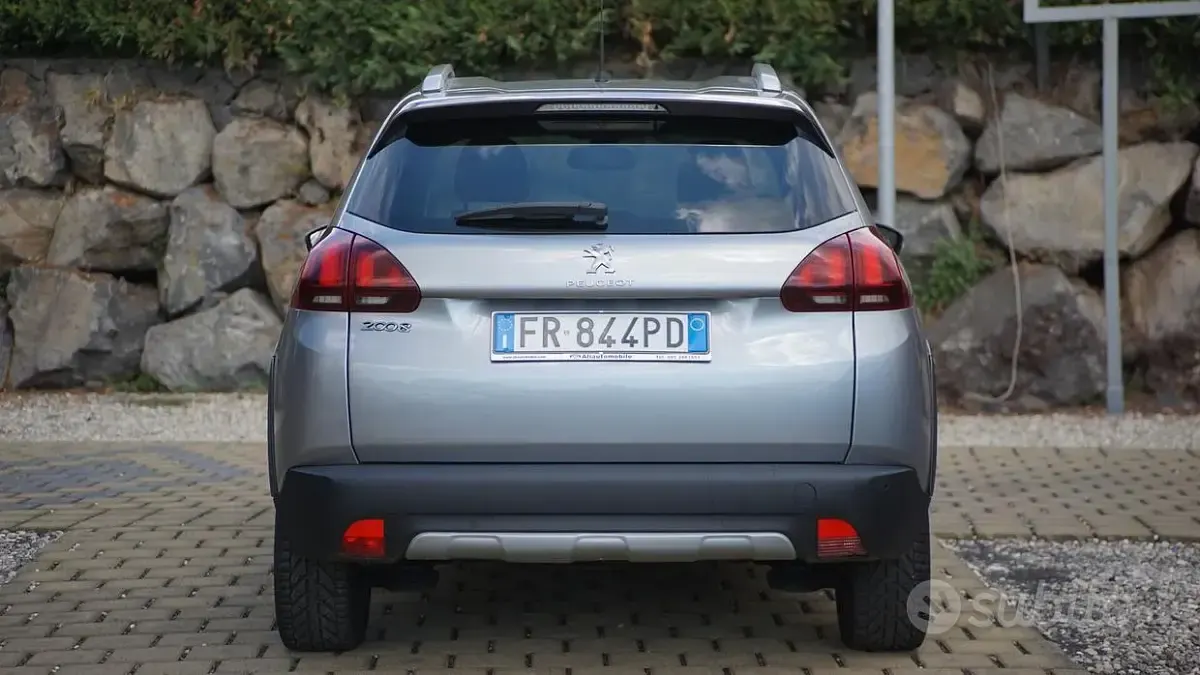 Usata Peugeot 2008 Allure 99 CV (72 kW) 2018 Grigio SUV