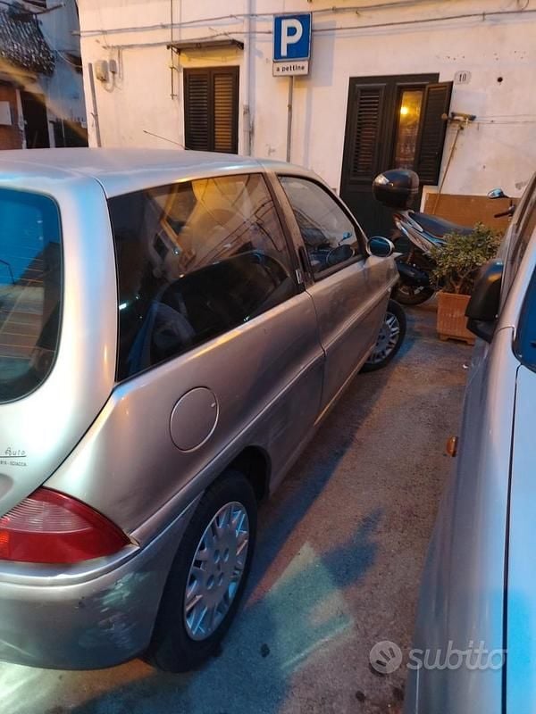 Usata Lancia Ypsilon 60 CV (44 kW) 2003 Grigio Utilitaria