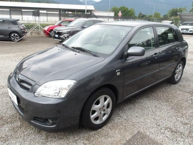 Usata Toyota Corolla 90 CV (66 kW) 2005 Grigio scuro Berlina