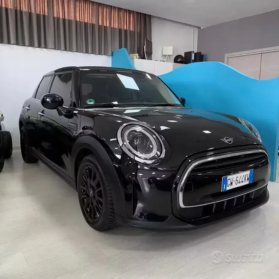 Usata Mini Cooper Business 102 CV (75 kW) 2022 Nero Utilitaria