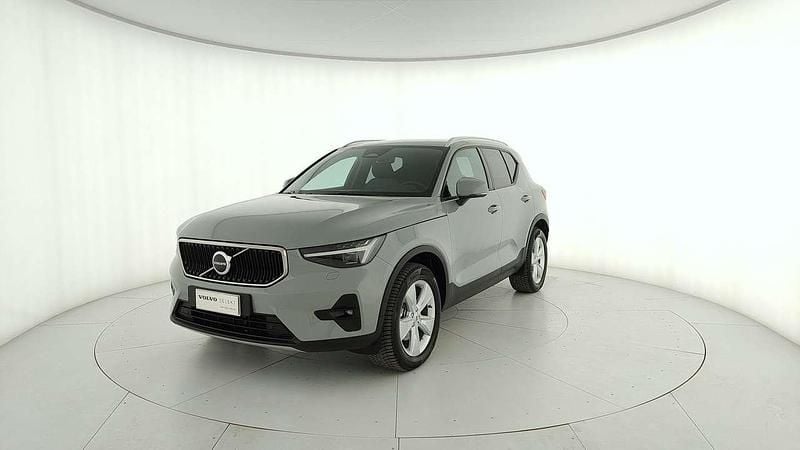 Grigio Usata 2025 Volvo XC40 Core SUV | 33.900 € (Buon prezzo) - Immagine 1/4