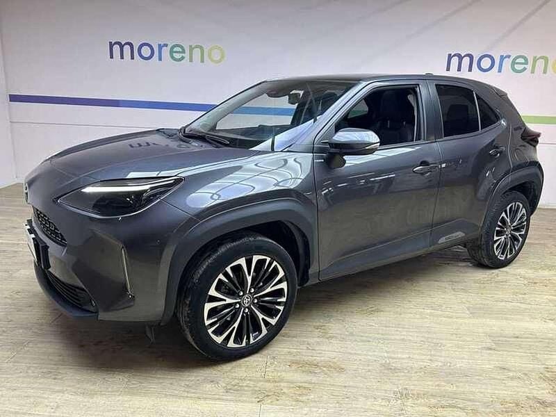Usata Toyota Yaris Cross Lounge 116 CV (85 kW) 2021 Grigio SUV