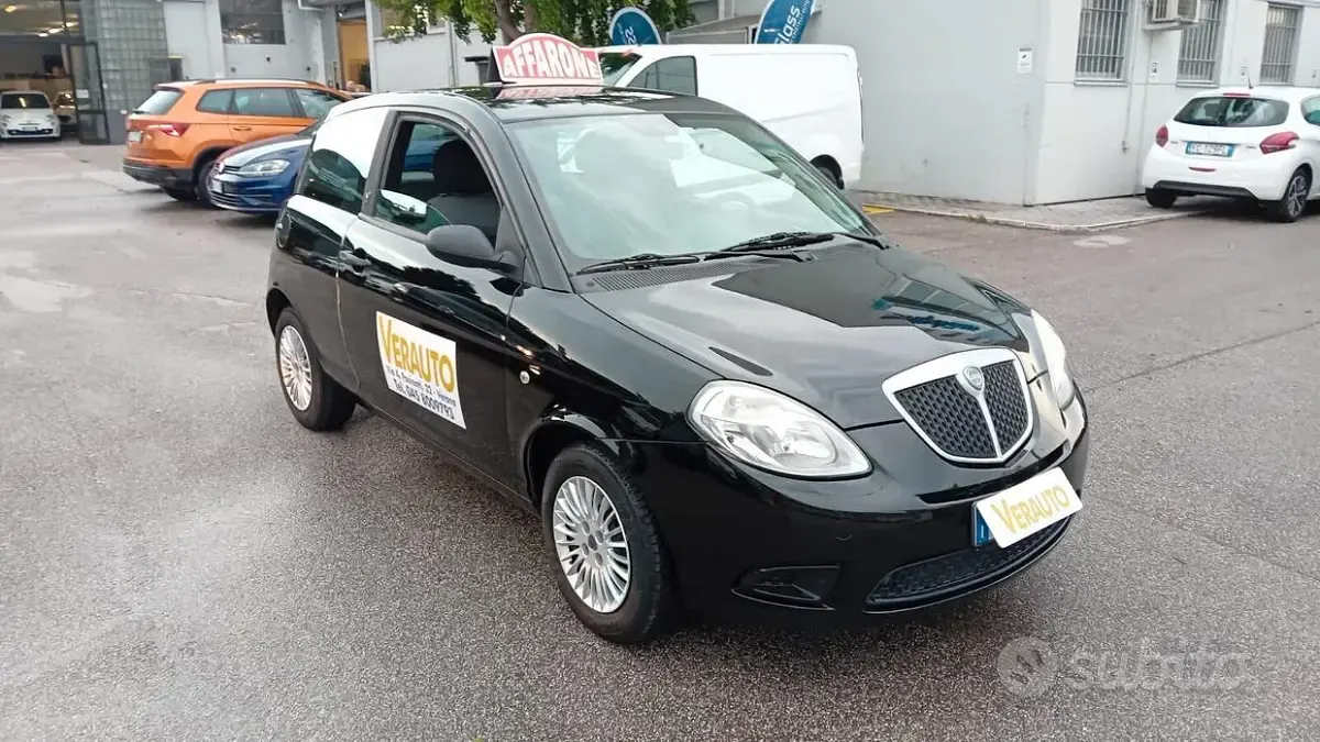 Usata Lancia Ypsilon 60 CV (44 kW) 2009 Nero Utilitaria