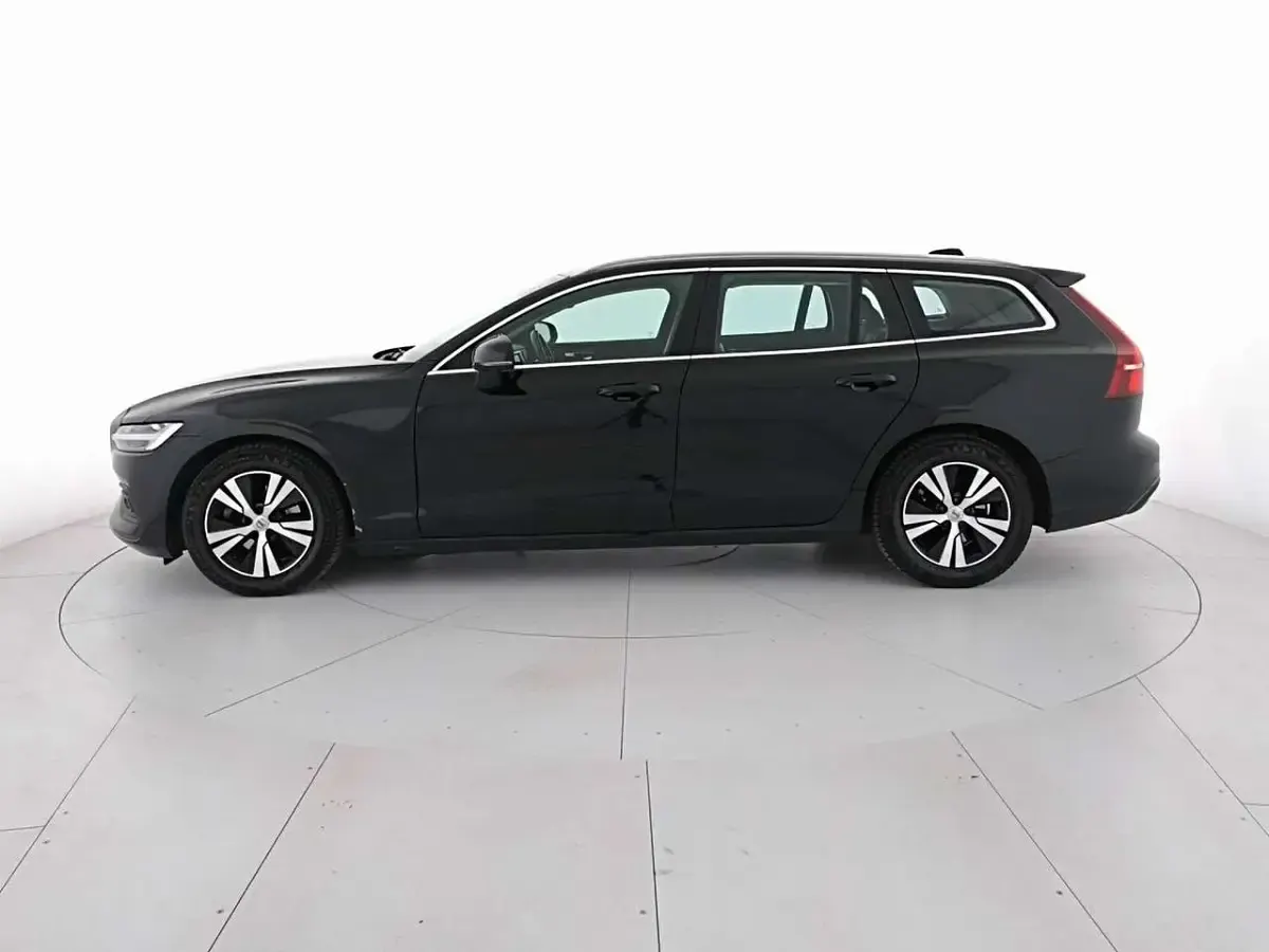 Usata Volvo V60 Business Edition 150 CV (110 kW) 2020 Nero Station wagon