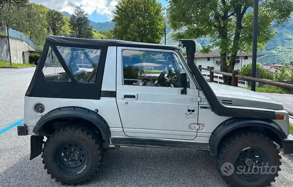 Usata Suzuki Samurai 101 CV (74 kW) 1987 Grigio SUV