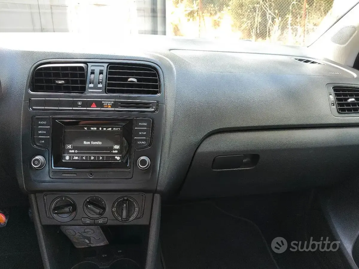 Usata VW Polo 75 CV (55 kW) 2017 Grigio Berlina
