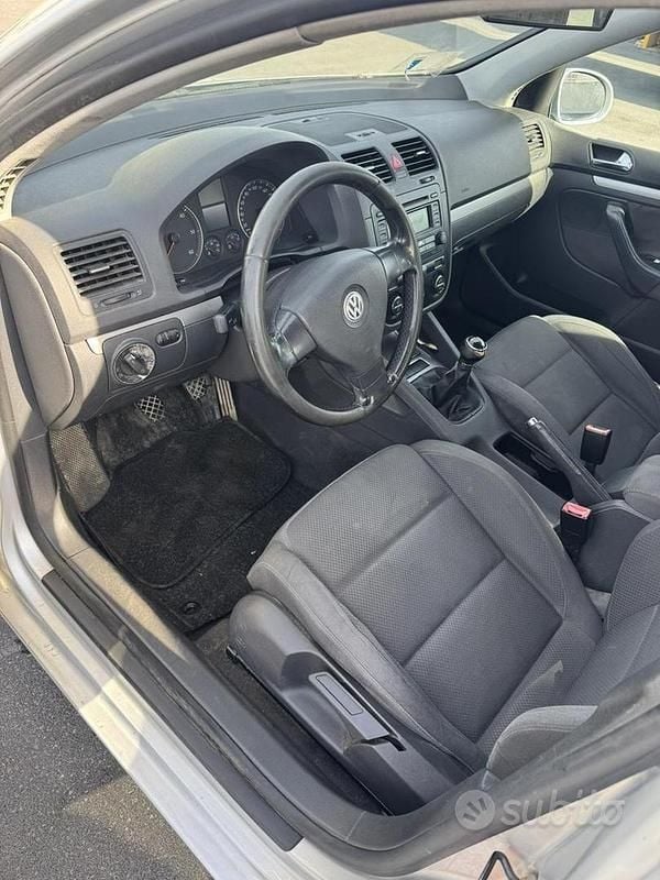Usata VW Golf IV 140 CV (102 kW) 2005 Grigio Berlina