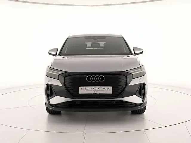 Usata Audi Q4 Sportback e-tron S-Line 210 kW (286 CV) 2024 Argento fioretto metallizzato SUV